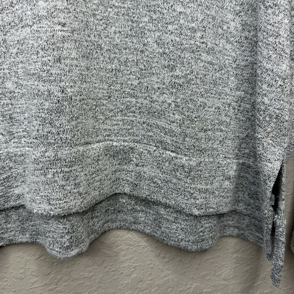 Banana Republic Luxespun Boxy V Neck Long Sleeve Top Size Small - Picture 5 of 11